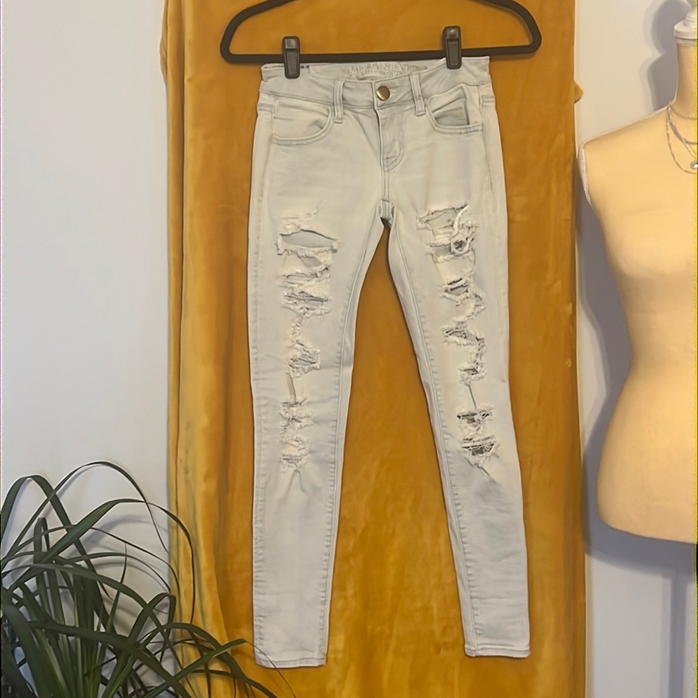 American Eagle Distressed Super Stretch Jeans Size 0